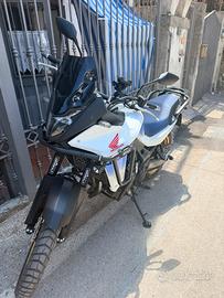 Honda TRANSALP 750 2023,  poco trattabile