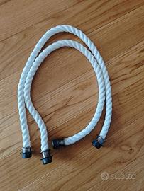 Maniglie in corda.