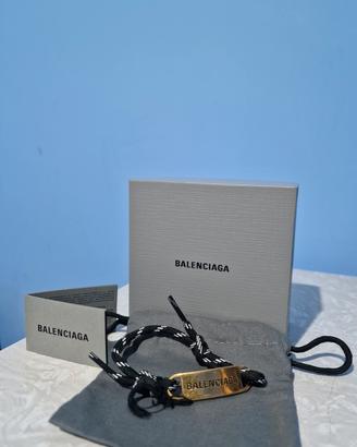 Braccialetto firmato 