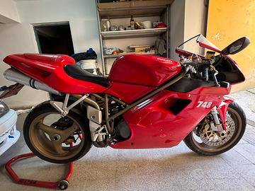 Ducati 748