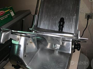 Affettatrice per salumi