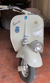 Vespa faro basso targa oro anno 1953 da vetrina