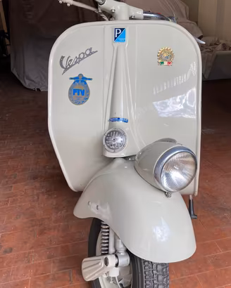 Vespa faro basso targa oro anno 1953 da vetrina