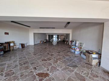 NEGOZIO A SAN GIUSEPPE JATO