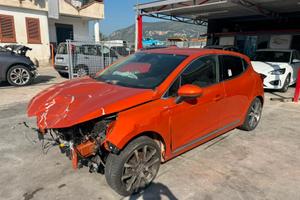 New Renault Clio 0.9 GPL incidentato - 2019