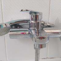 Rubinetto miscelatore con doccino