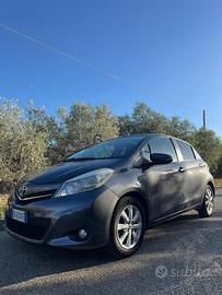 Toyota yaris full optional