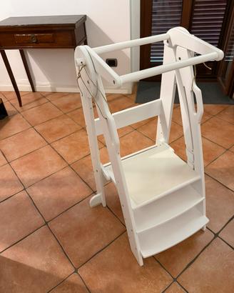 Torre montessoriana pieghevole in legno bianca