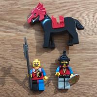 2 omini minifig lego vitage un cavallo Castle knig