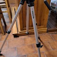 Treppiedi professionale Manfrotto per videocamera