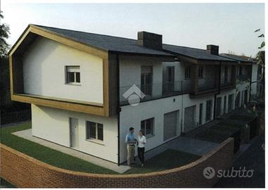 VILLA A SCHIERA D'ANGOLO A MALALBERGO