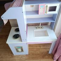 Cucina giocattolo in legno