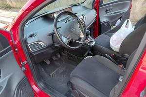 lancia ypsilon metano