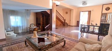 Appartamento su due piani in via Passo Gravina