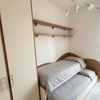 Titolo: Cameretta moderna legno chiaro - 2 Letti +