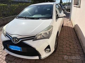 TOYOTA YARIS ACTIVE 1.0 5. PORTE BENZINA