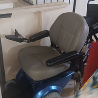 Sedia a rotelle elettrica