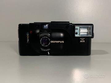Olympus XA + Flash A11 analogica rullino compatta
