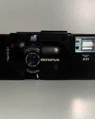 Olympus XA + Flash A11 analogica rullino compatta