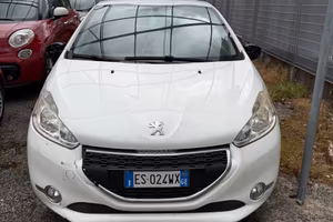 Peugeot 208 1.4 HDi 68 CV 3 porte neopatentati 201