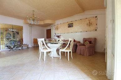 3 LOCALI A LUZZI