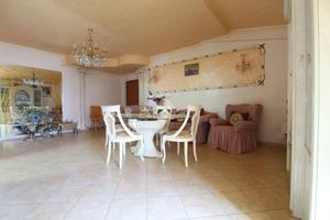 3 LOCALI A LUZZI