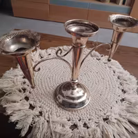 Antico candelabro a 3 fiamme in metallo argentato