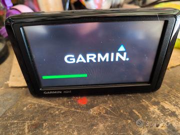 Navigatore Garmin nuvi
