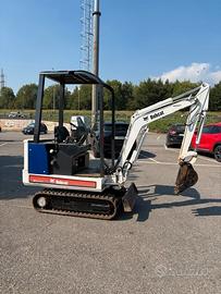 MINIESCAVATORE USATO BOBCAT 320
