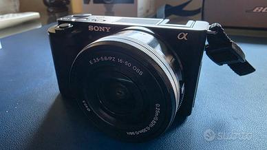 Sony ZV-E10 Kit 16-50mm – Pari al NUOVO,