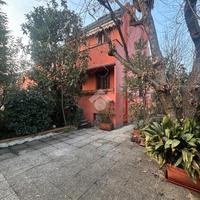 VILLA A SCHIERA D'ANGOLO A RHO