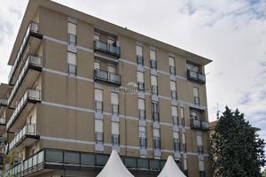 Ampio Bilocale di 80 mq - Libero Subito