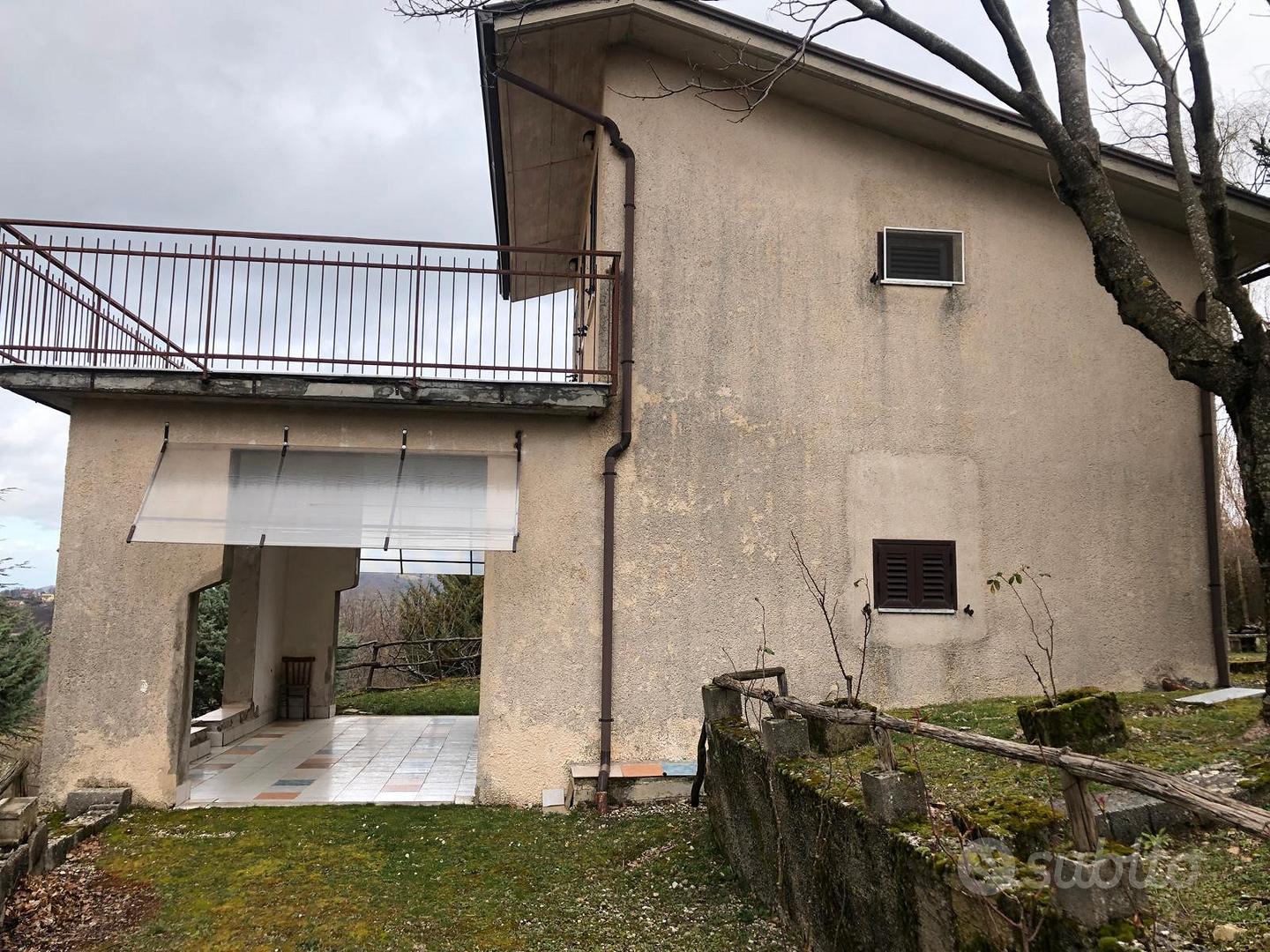 Terreno con annessa costruzione. - Vista 2