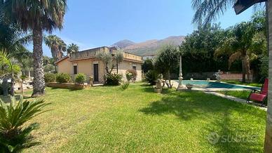 Villa di 141 m² con 5 locali a Carini