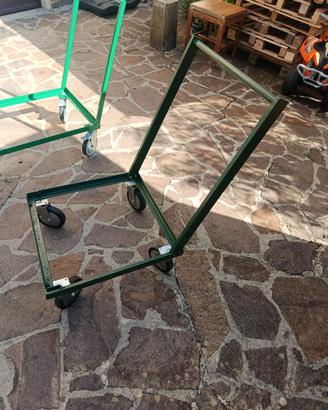 2 carrelli con ruote sterzanti