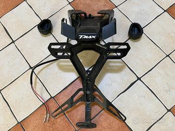 Cupolino e porta targa T-MAX