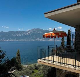 Appartamenti con piscina terrazza vista lago