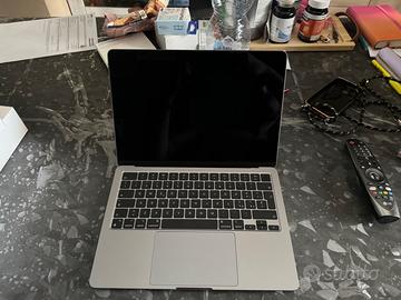 MacBook Air M2 2022