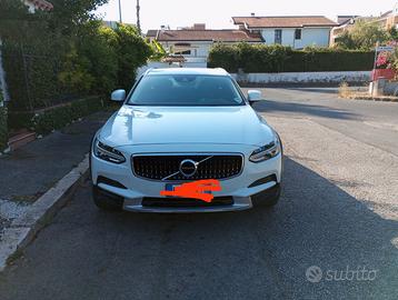Auto Volvo V90 crosscountry