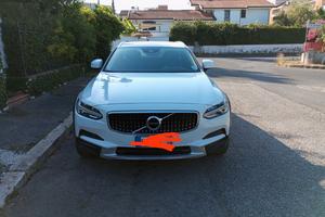 Auto Volvo V90 crosscountry