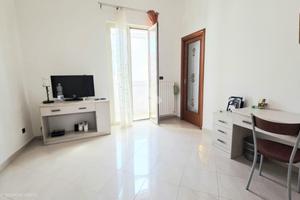 4 LOCALI A BARI