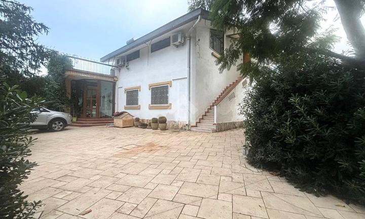 VILLA SINGOLA A TERLIZZI