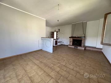 Appartamento di 220 m² con più di 5 locali e posto