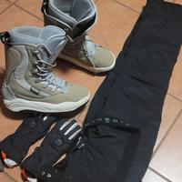 scarponi snowboard guanti doposci calzoni 
