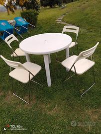 Tavolo sedie sdraio poltroncine 