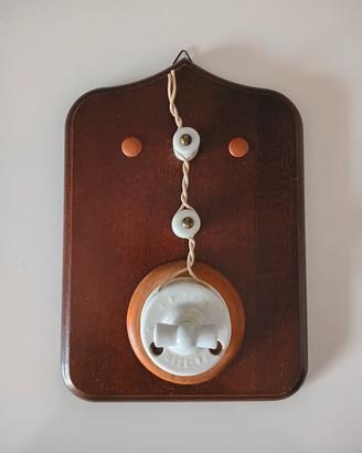 Elementi elettrici in porcellana. 