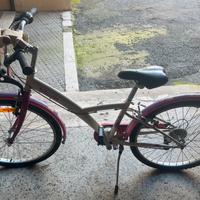 Bicicletta b’Twin da bambina della linea “Mistigir