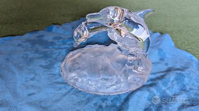 Soprammobile in vetro delfino