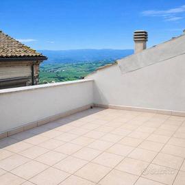 Casa indipendente di 195 m² con più di 5 locali a 