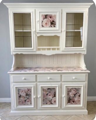 Credenza e piattiera shabby